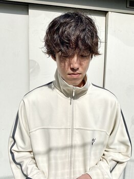 髪質やクセ、雰囲気に合わせたカットで洗練された雰囲気に*自宅でもセットしやすいメンズスタイルをご提供*