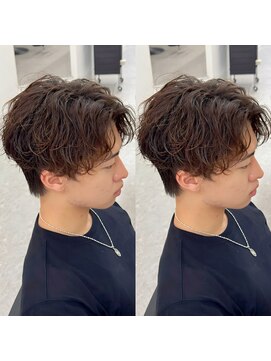 ブライト(BRIGHT) センターパートシャドウパーマ