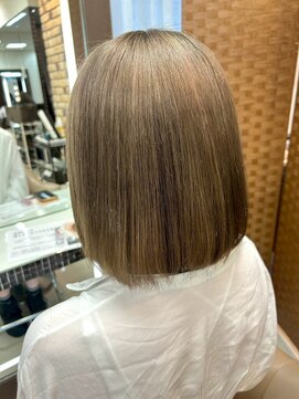 スタイル 横浜(STYLE) 【AYAKA】ダブルカラー/１ブリーチ/中明度/ベージュ