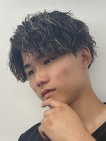 ロンド ローガン 名駅(Lond LOGAN)&nbsp;アップバングツイストスパイラルパーマ金メッシュハイライト