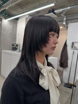 テンション(tension) 顔まわりウルフレイヤーカットミディ札幌駅大通駅バスセンター駅