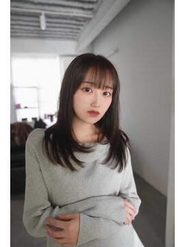 イル 天神大名店(ill) レイヤーカット/ミディアムレイヤー/透明感カラー