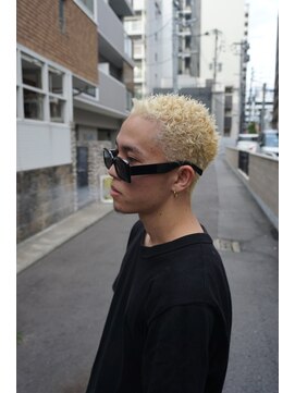 シュプール(SPUL) 金髪坊主