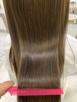 エスカーラ 表参道(THE ESCALA) @m_ayu/グレージュカラー/大人かわいいヘア/美髪/タビラマユミ