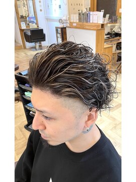 ロジェコワフュール(ROGER COiFFURE) ハイライト　パーマ