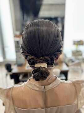 アフロート トウキョウ(AFLOAT TOKYO) 【高木美緒】ピタッと可愛いタイトシニオン/お呼ばれヘア