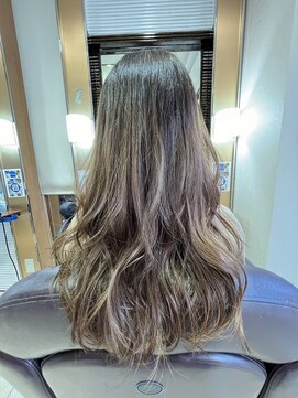 エミタス ヘア リゾート(EMITAS Hair Resort) ウェーブ巻き/外国人風カラー