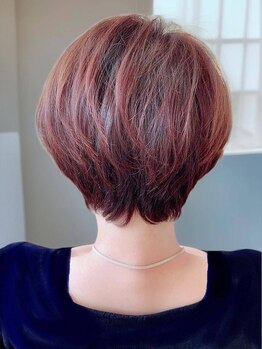 リース(Wreaths)の写真/【大野城】マンツーマン施術で大人ショート・旬ヘアを極める、特別な時間をお届けします☆