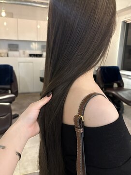 ライン(LINE) ブリーチなし/オリーブ/髪質改善/バイカルテ