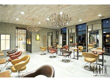 家族みんなでくつろげる、特別なサロン空間。