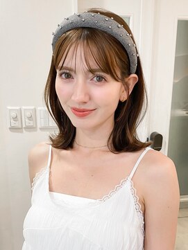 レア 表参道(L'ea) ・大人ガーリーダークアッシュミディアムレイヤー似合わせカット