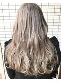 トリプルカラー×ホワイティグレージュ