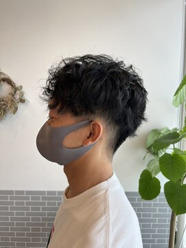 クーレ(Cuure) 刈り上げ２ブロックパーマスタイル