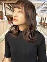 ラヴィエール(LAVIERE by R-EVOLUT)&nbsp;ミディアムレイヤーオリーブグレーくびれヘアグレージュ柏/柏駅