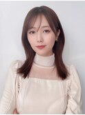 外ハネ ミディアム 顔周りカット くびれヘア 透明感カラー