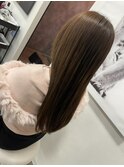 オリーブベージュ