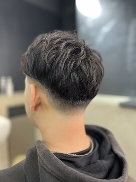 クロムトウキョウ ザ バーバー 新宿本店(CHROM TOKYO the Barber) アップバング