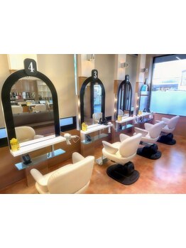 気軽に立ち寄れるアットホームな空間で、心地よいサロン体験をご提供♪あなたの魅力を引き出します◎