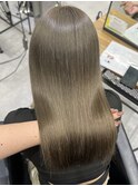 オリーブベージュ