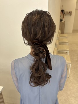 ディティカレスト(Dityca rst) ふわふわローポニー