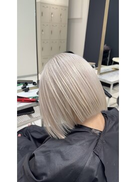 ワンズミラー 原宿(ONE'S MIRROR) ホワイト/ボブ