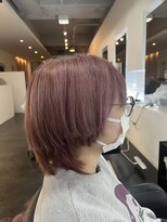 アルバサンス(albasanz) ブリーチベースの艶ピンクブラウン×軽やかレイヤーボブ