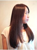 ストレートスタイルのピンクブラウン仕上げ