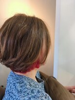 ロンド(Le rond)&nbsp;ホットレッドインナーカラーの前上がりボブ