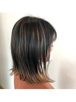 ビラデルソルルート(√r-t)&nbsp;裾カラー×ハイライト×外ハネミディ