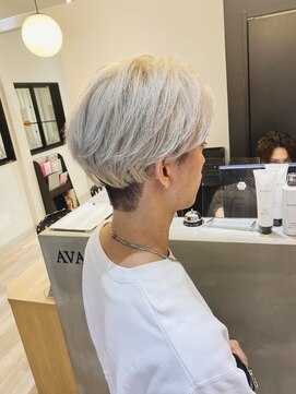 チェレ 新金岡店(Chere) ダブルカラーで作るホワイトシルバー/マッシュウルフショート