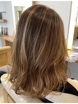 アテナ アヴェダ(ATENA AVEDA) ハイライト＋グラデーションカラー