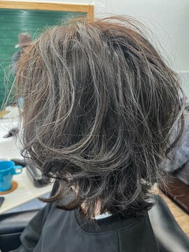 ワンバイワン(ONE BY ONE) カーキ系グレーのハイライト