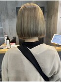 ぱつっと可愛い！ハイトーンボブ！