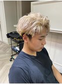 《tomi》ホワイトブリーチ×フェザーショート