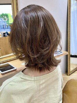 アクセント(Accent)の写真/【髪に優しい低刺激なカラー材使用】若見えカラーで艶美髪♪上質なエイジングケアで髪悩みもサポート