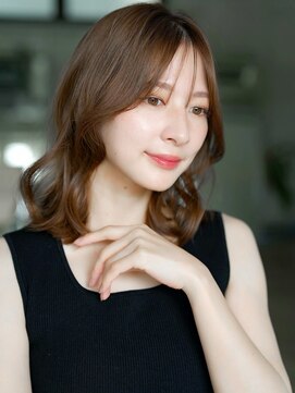 エインアンリー 明治神宮前(AIN.ANLY.) ☆ミディアムレイヤーカットダークアッシュ大人ガーリー韓国ヘア