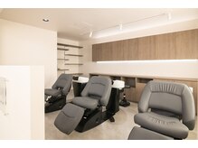 フルフラットのシャンプー台で癒しの時間♪「タカラYUMEシャンプー」を導入