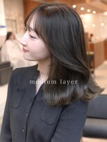 メラク(Merak)&nbsp;女性の魅力を引き出すレイヤーカット×大人上品カラー
