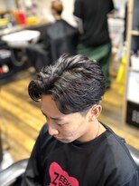 バーバーブロス(BAR BER bro's)&nbsp;浦安/ニュアンスパーマ/リバースセンターパート/メンズ/フェザー