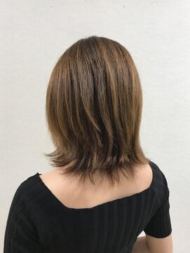 コム(com by neolive) 外ハネシルエット2