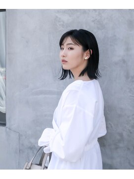 ホワイトルーム(White Room) 黒髪のミディアムの切りっぱなしボブ♪