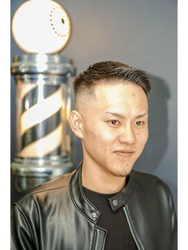 バーバーショップ ダリー(BARBERSHOP DALIE) スキンフェードアップバングハイフェード