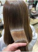 シャンドラストレートで艶髪ヘア