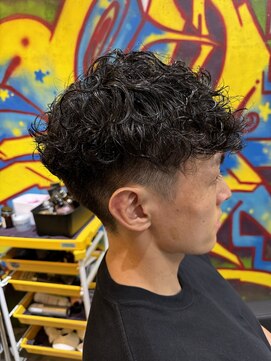 カーニー 上野(kearny) スペインカール波巻きスパイラルパーマツイストスパイラルパーマ