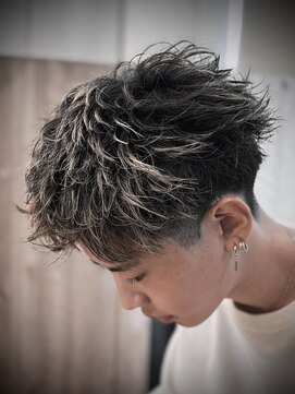 ローグ(ROGUE) フェザースパイキーショート