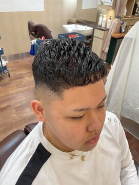 銀座マツナガ 浅草店 短髪パーマ/8ミリ濡れパン/スキンフェード/ワイルド