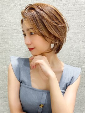 エイミーバイアフロートザガーデン 浦和店(amie by afloat the garden) 前髪無しで丸みショートレイヤー【浦和】