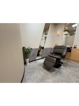 落ち着いた雰囲気の中でゆったりと過ごせる、心地よいひととき。大人のための上質プライベートサロン