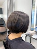 柔らかシルエットの大人ショートボブ
