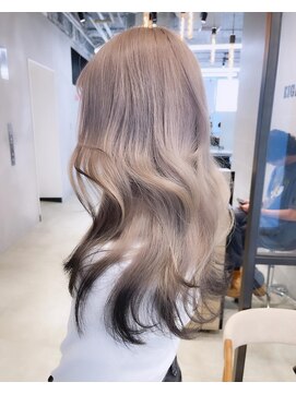 エイト 横浜店(EIGHT) ホワイトベージュ×ブラック